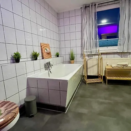 Miri Mit Infrarotsauna Netflix Wlan Parkplatz Лёсниц